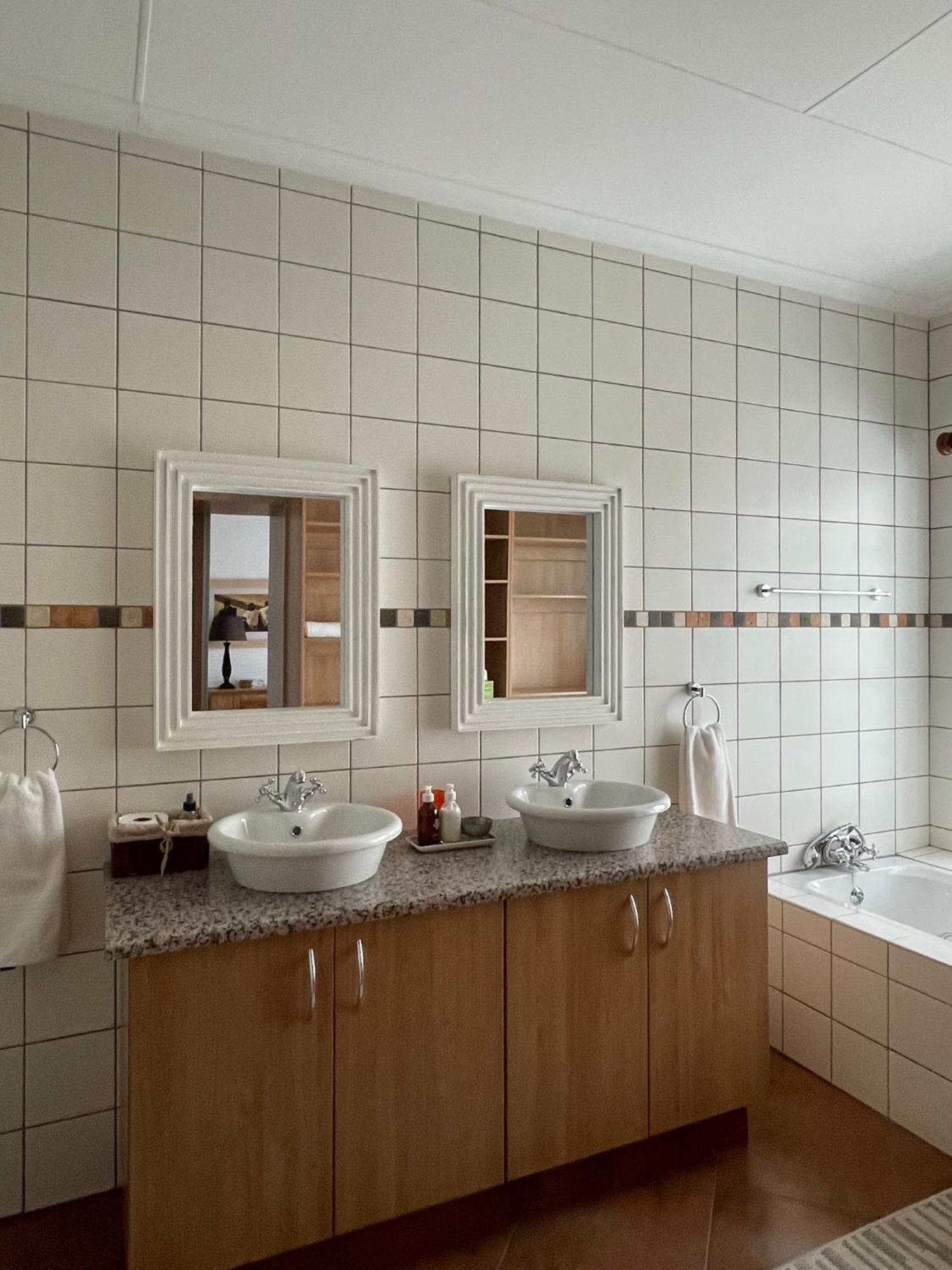 City Comfort Self Catering Windhoek Buitenkant foto