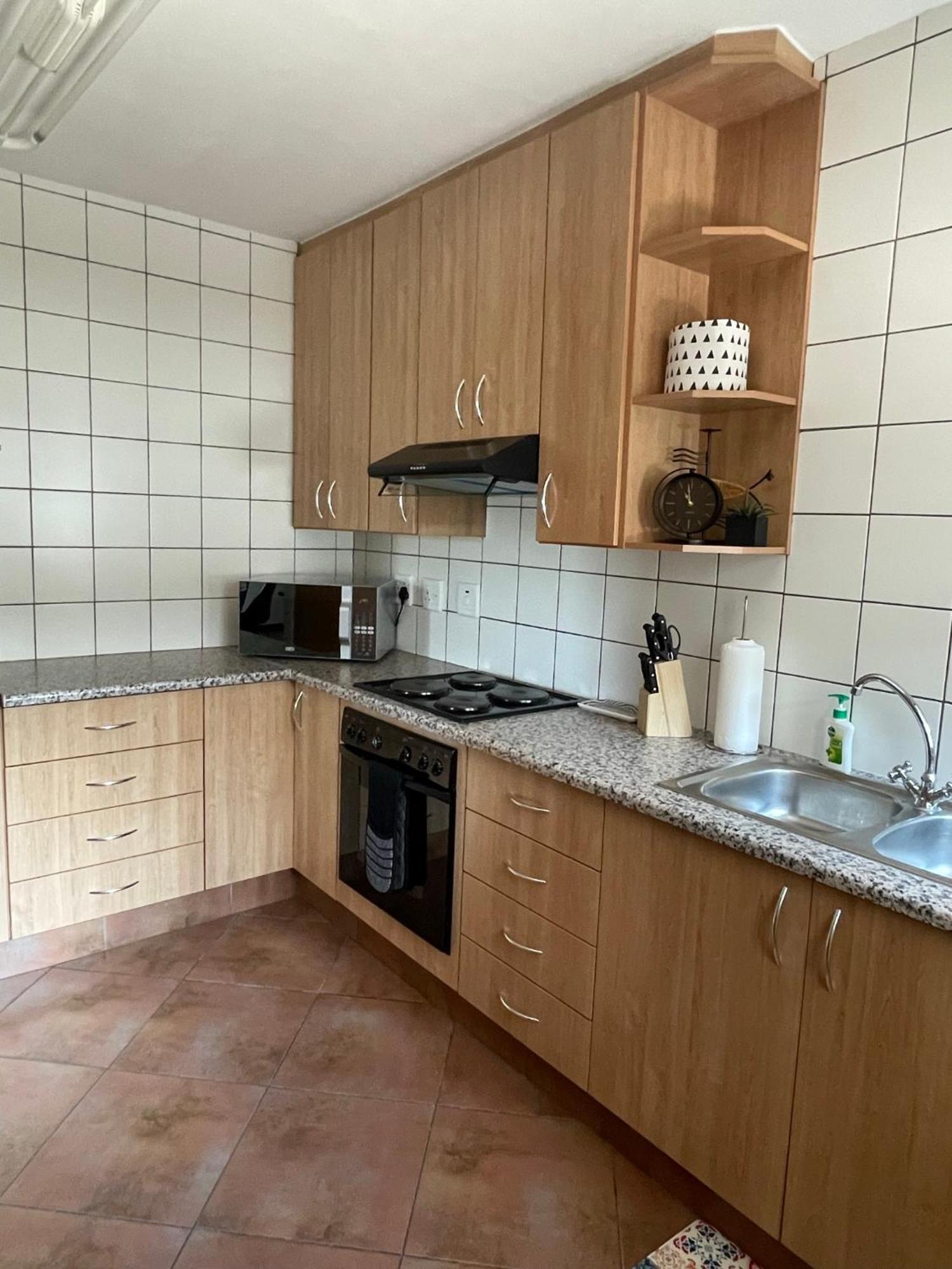 City Comfort Self Catering Windhoek Buitenkant foto